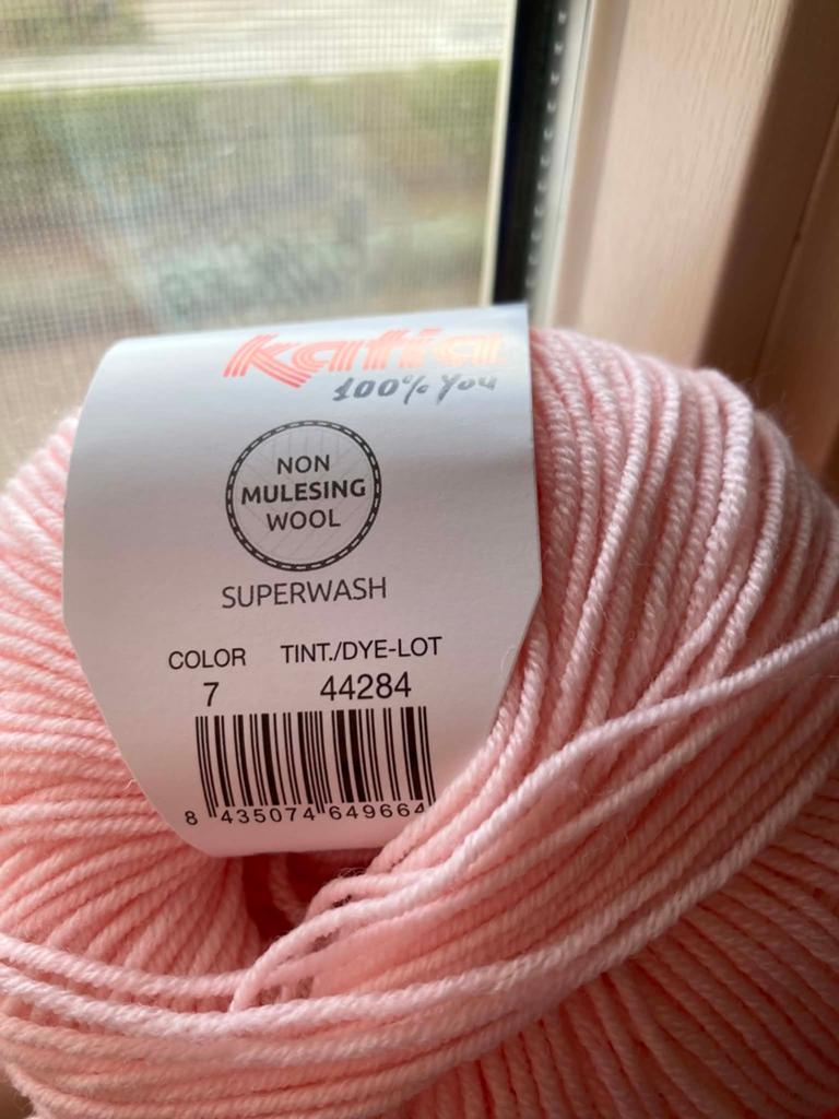 10 bollen KATIA Baby Merino, Hobby en Vrije tijd, Breien en Haken, Verzenden