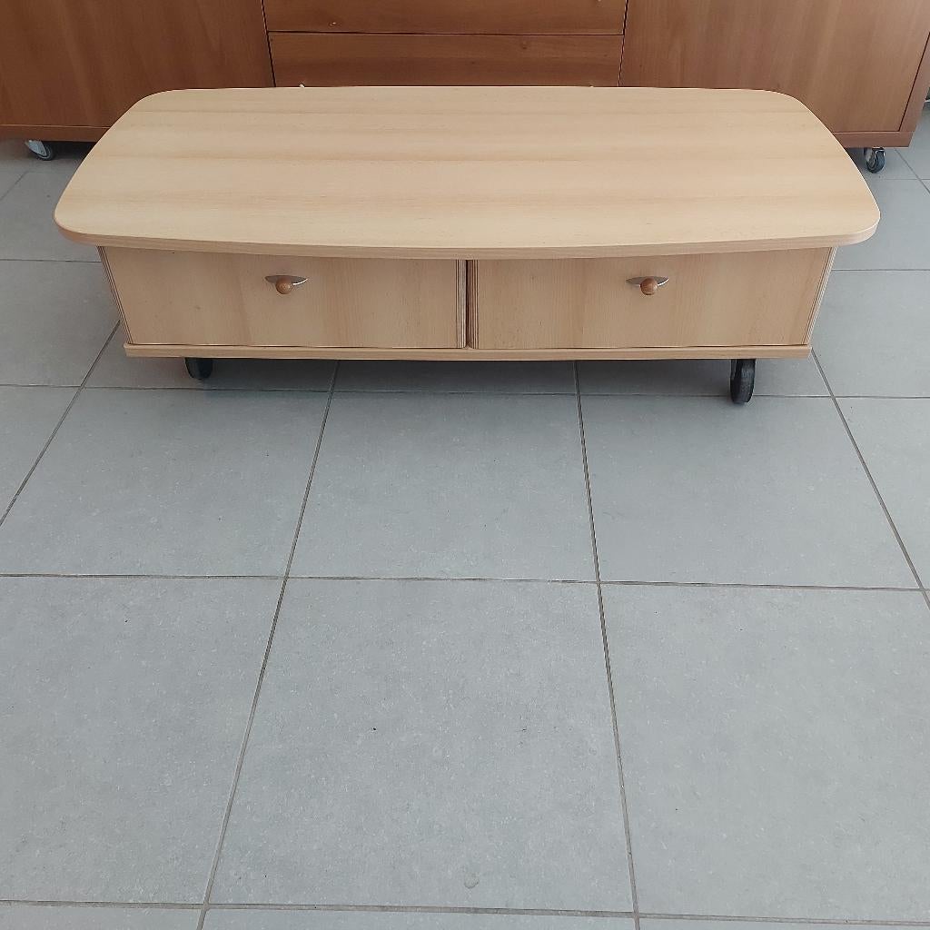 Mooie salon tafel op wielen met twee schuiven., Ophalen, Zo goed als nieuw, Minder dan 50 cm, 100 tot 150 cm