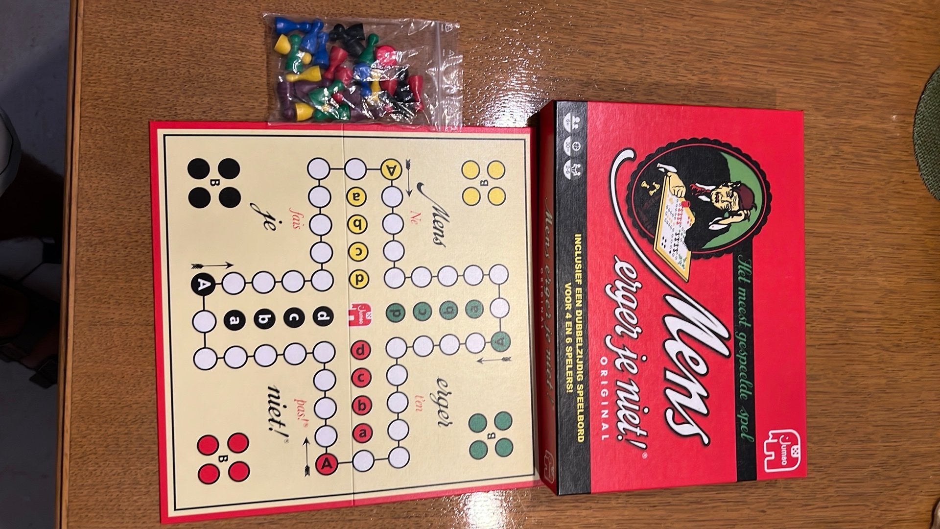 Mens erger je niet! Gezelschapsspel, Hobby en Vrije tijd, Gezelschapsspellen | Overige, Drie of vier spelers, Ophalen, Nieuw