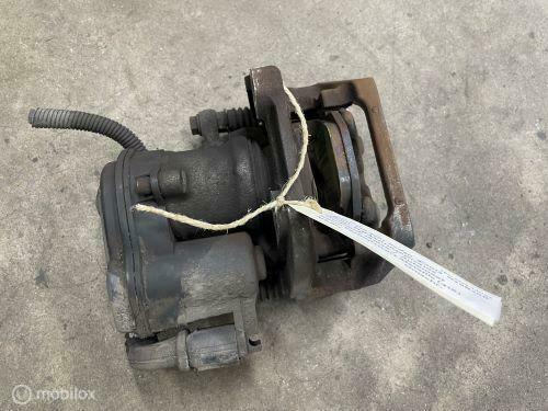 Remklauw rechtsachter BMW 5-serie F10 ('10-'13) 34216793042, Gebruikt, Ophalen of Verzenden, BMW, BMW