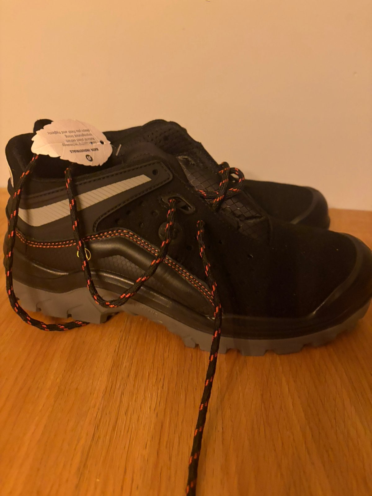 Werkschoenen splinternieuw Bata, Doe-het-zelf en Bouw, Veiligheidskleding, Ophalen of Verzenden, Zo goed als nieuw