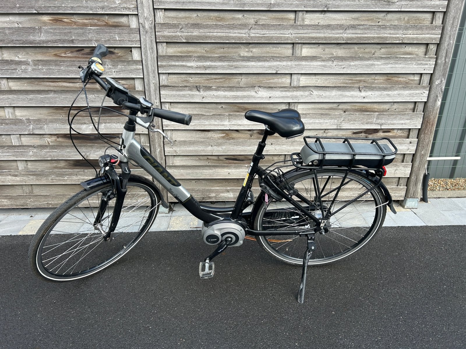 Elektrische fiets Giant elegance maat medium, Ophalen, Gebruikt, 30 tot 50 km per accu, Giant