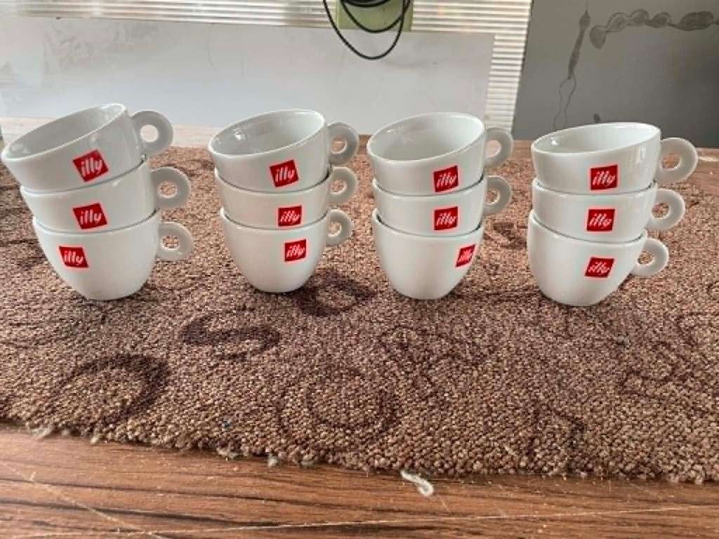 koffiekopjes, Ophalen, Illy