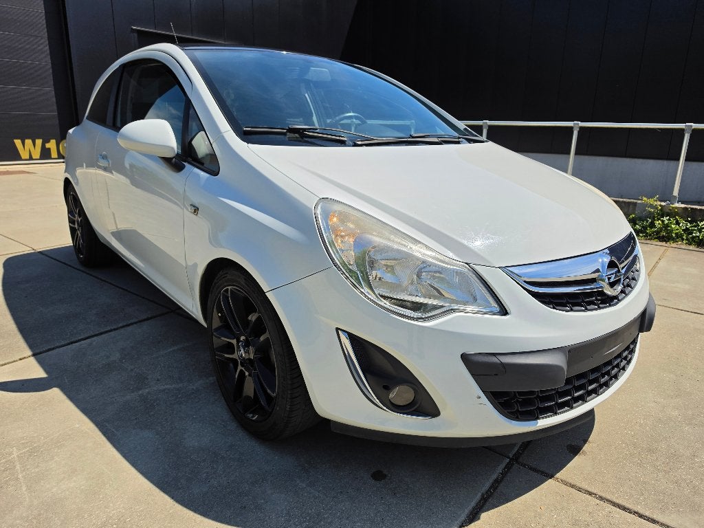 Opel Corsa 1.2i Black Edition Airco Gekeurd + Garantie, Auto's, Euro 5, 1229 cc, Bedrijf, Corsa