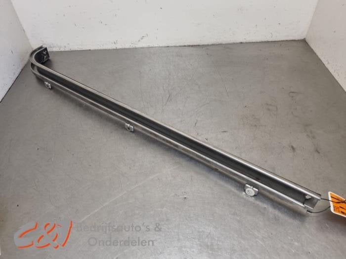 Rail porte coulissante droite d'un Mercedes Vito, 3 mois de garantie, Utilisé, -, -