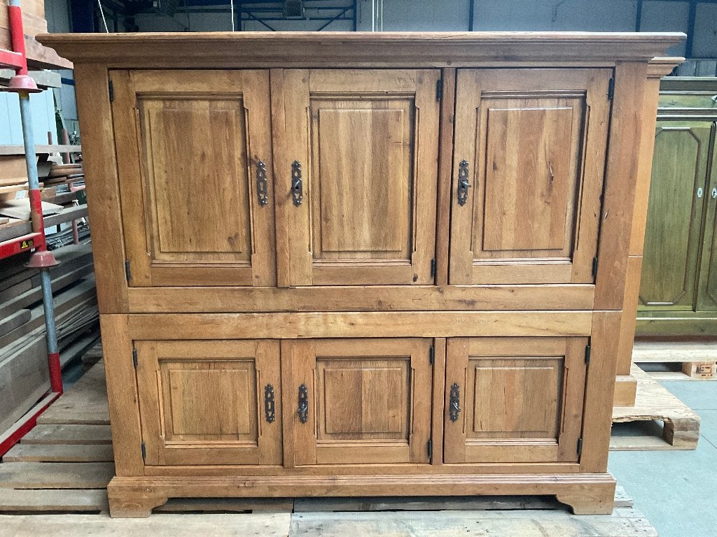 Kast in massief eiken., Antiek en Kunst, Ophalen