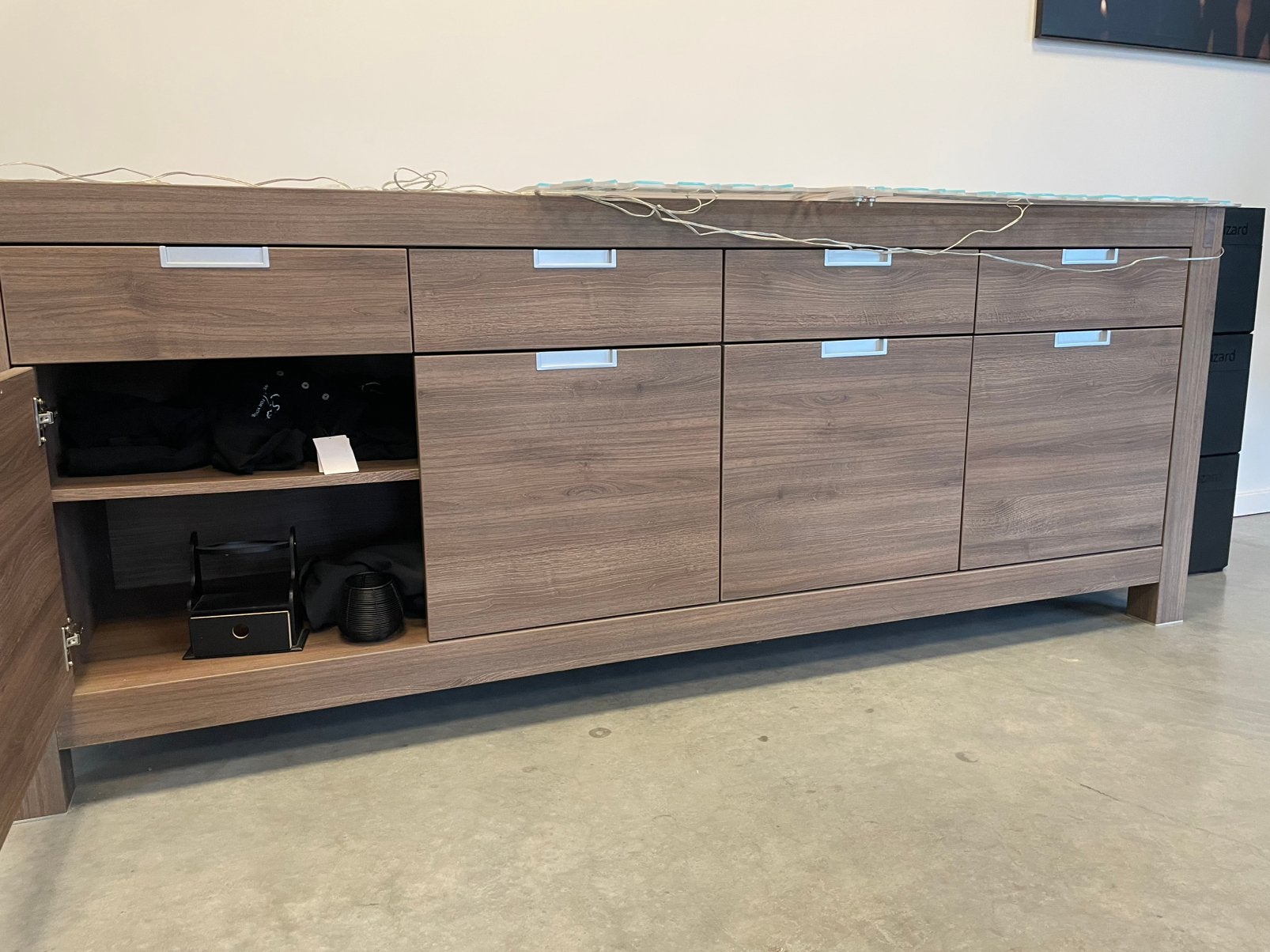 Commode, 200 cm ou plus, Synthétique, Utilisé, 50 à 75 cm