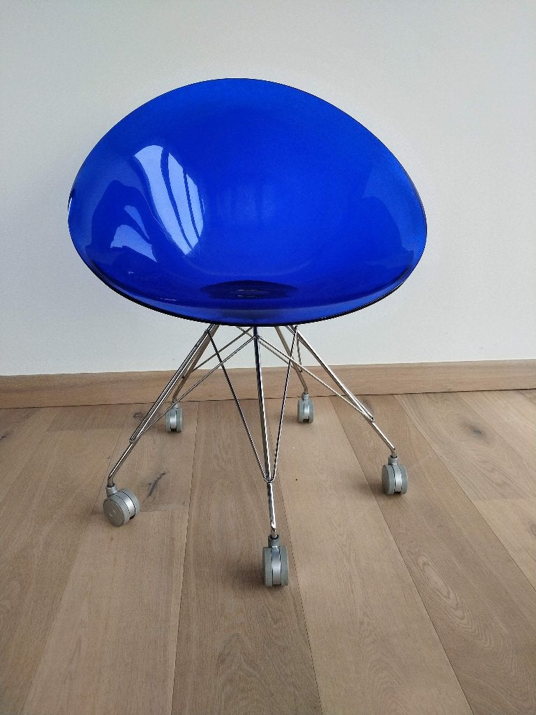 Kartell Eros stoel Philippe Starck blauw op wieltjes, Maison & Meubles, Synthétique, Design, Enlèvement, Utilisé