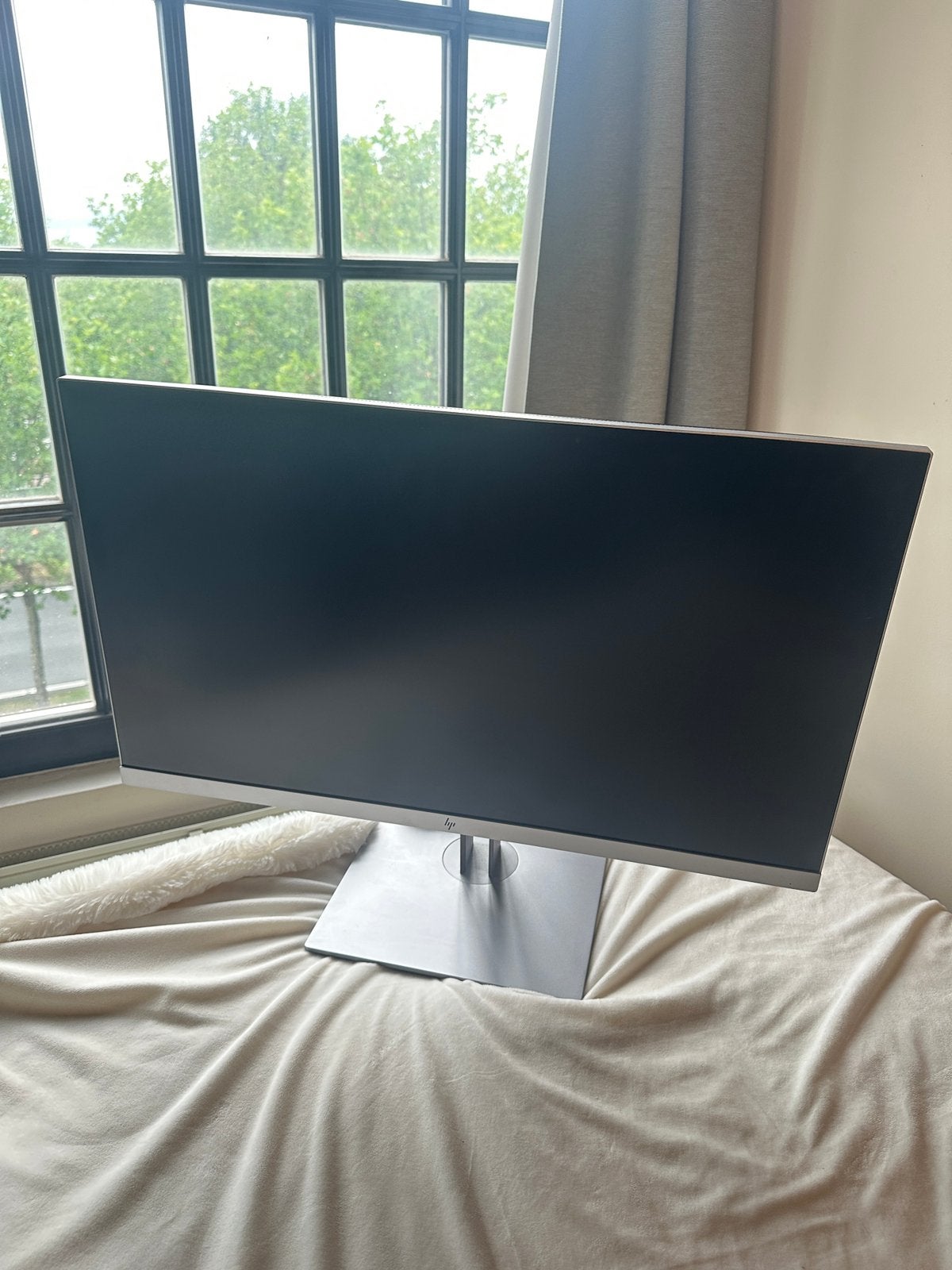 HP EliteDisplay E273 - 27 inch monitor, Ophalen of Verzenden, Zo goed als nieuw, Draaibaar