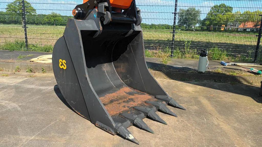 Eurosteel CW30 CW40 diggin bucket 1200mm wide 1150 liter