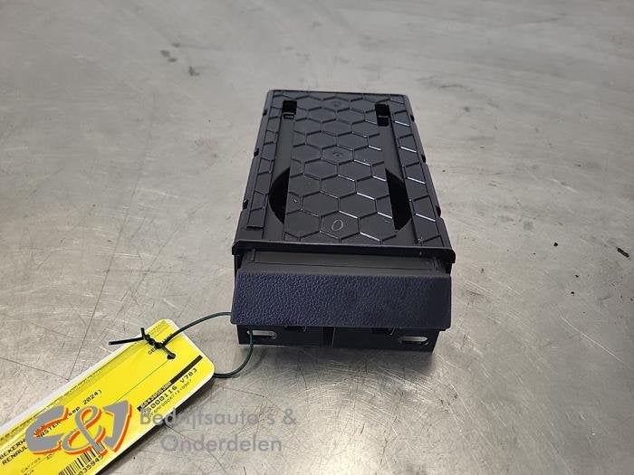 Porte-gobelet d'un Renault Master, Renault, -, 3 mois de garantie, Utilisé