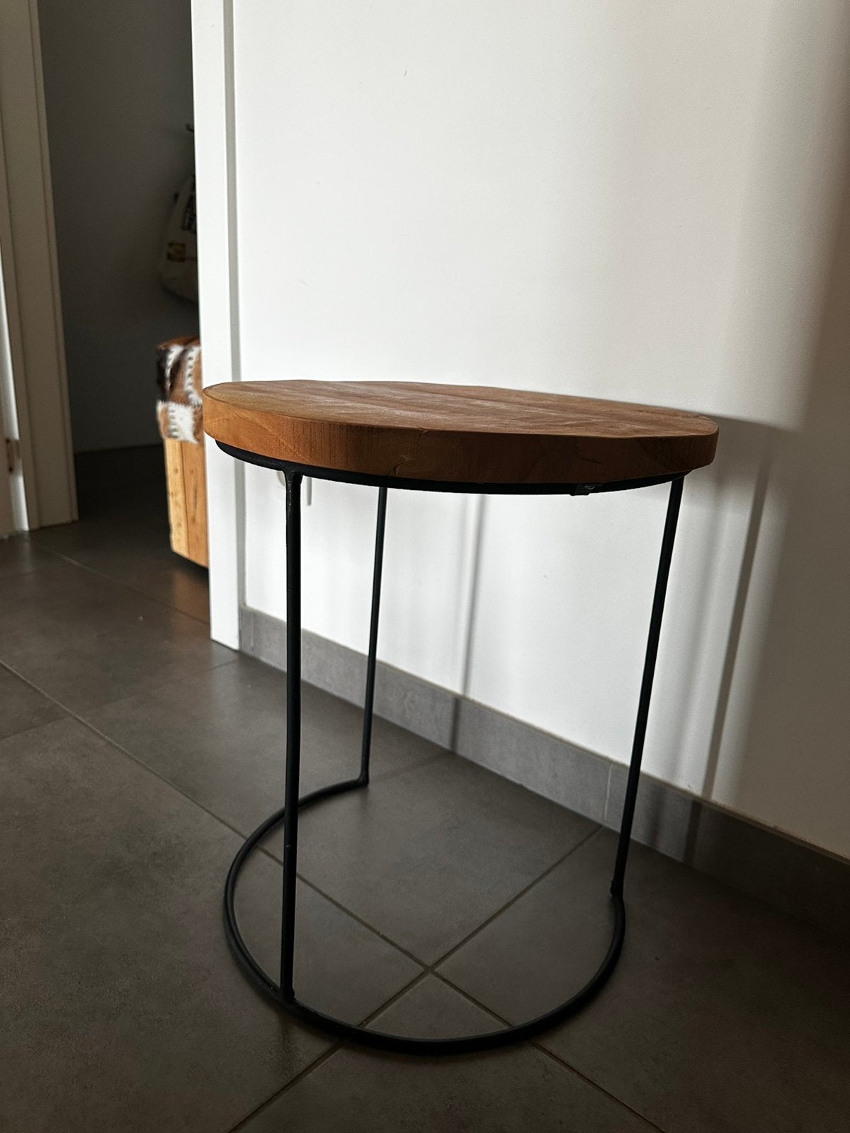 Table d'appoint - Disponible jusqu'en août, Neuf, Rond, Moins de 55 cm, 45 à 60 cm