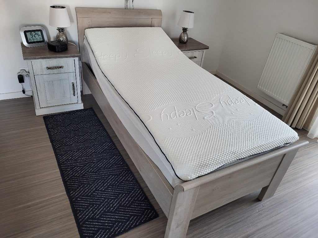 Eenpersoonsbed, Huis en Inrichting, Ophalen, Verstelbaar, 90 cm, Eenpersoons