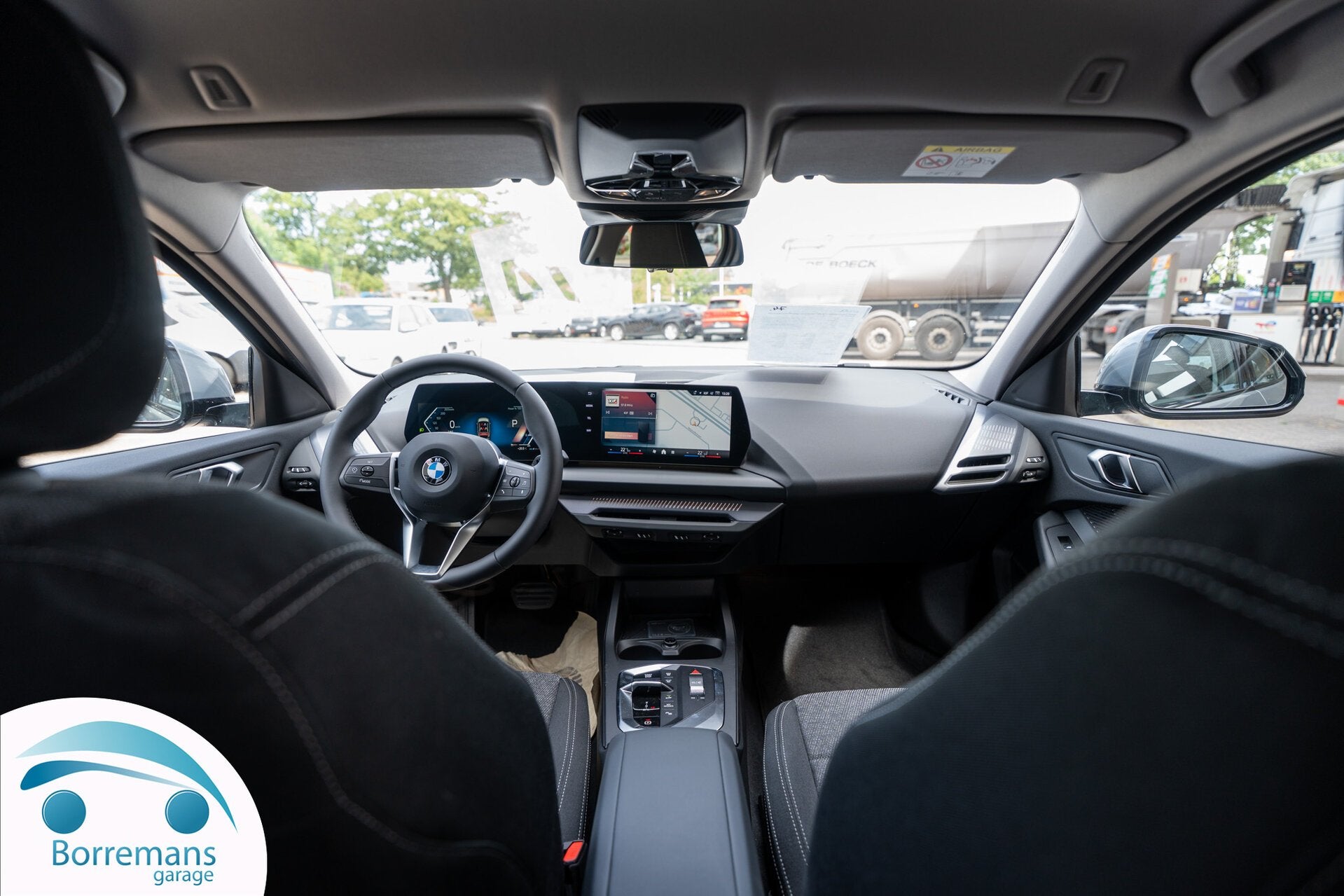 BMW 120 MHEV 178 pk Automaat | Camera | CarPlay | Dodehoekd, Auto's, BMW, Zwart, 0 kg, 131 kW, Bedrijf