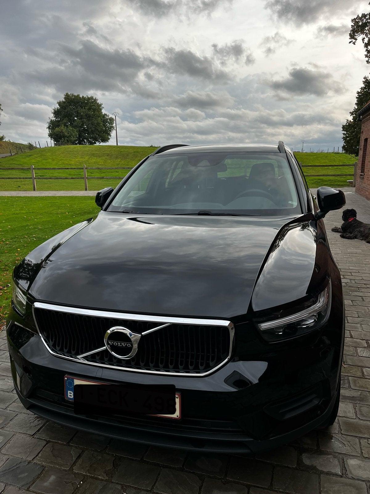 Volvo XC40 T3 automatic/geartronic momentum, Auto's, Volvo, Automaat, Stof, Navigatiesysteem, Zwart
