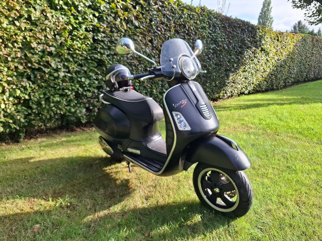 Vespa 300 gts, Autres modèles, 300 cm³, Comme neuf, Classe B (45 km/h)