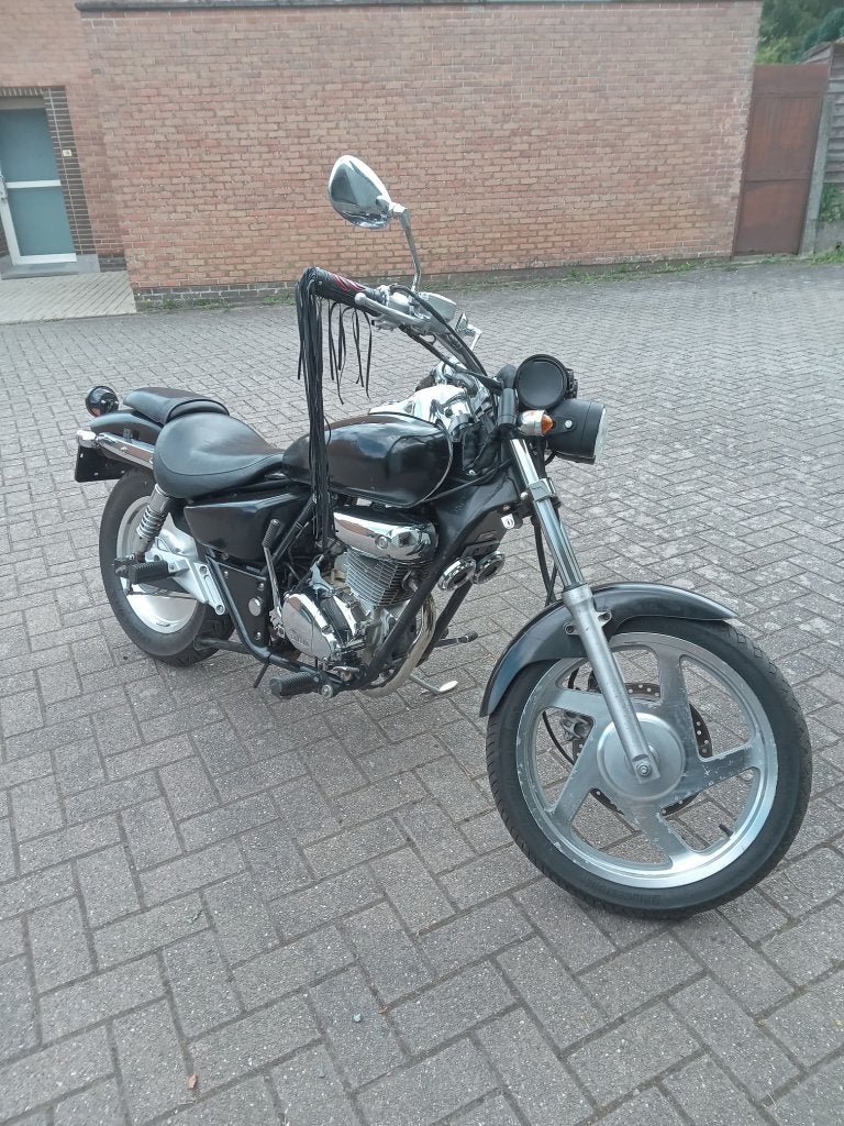 Moto Daelim oldtimer, Motos, Enlèvement
