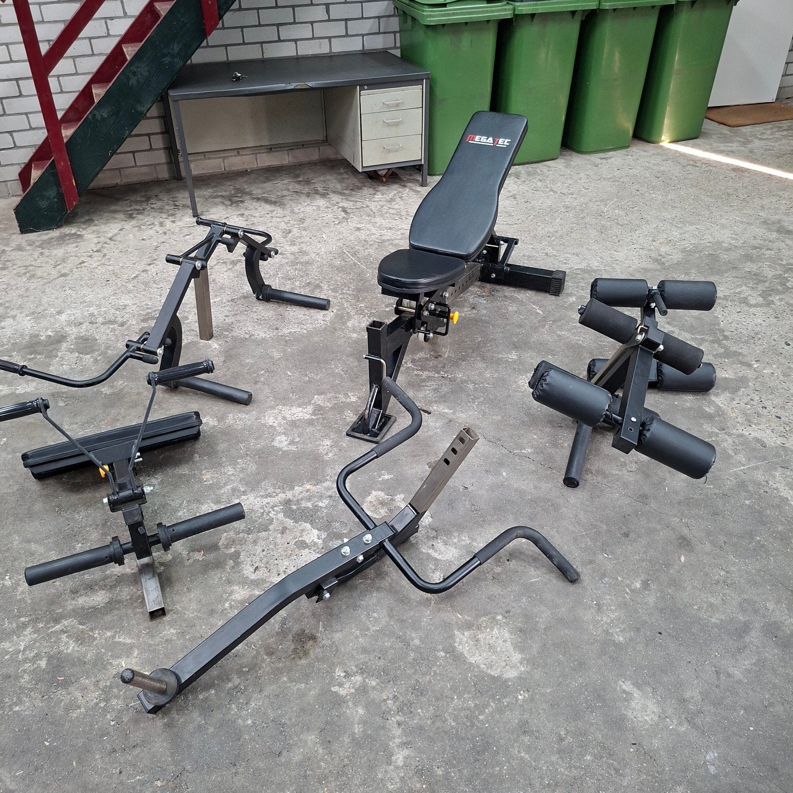 Megatec Adjustable Bench  +  Attachments, Sport en Fitness, Ophalen