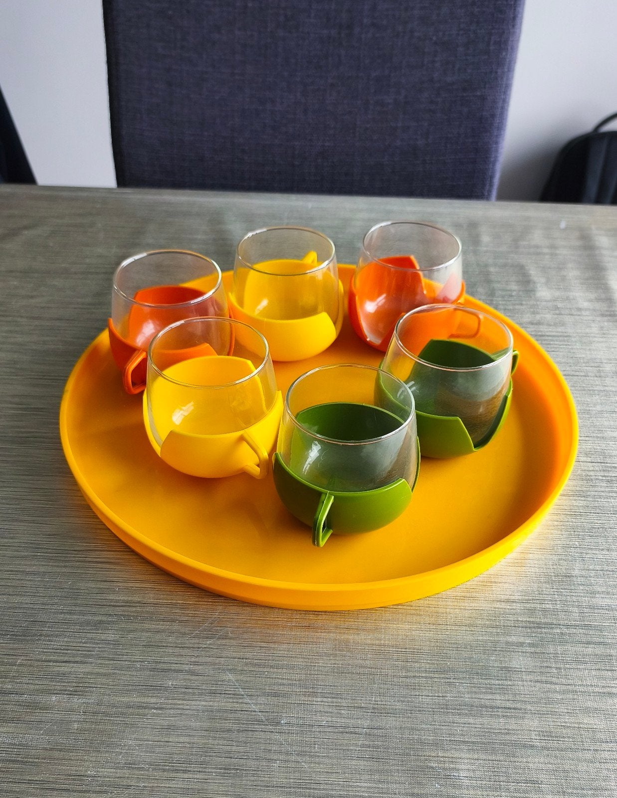 service 6 tasses et plateau années 70 made in holland, Plateau, Rond, Comme neuf, Verre