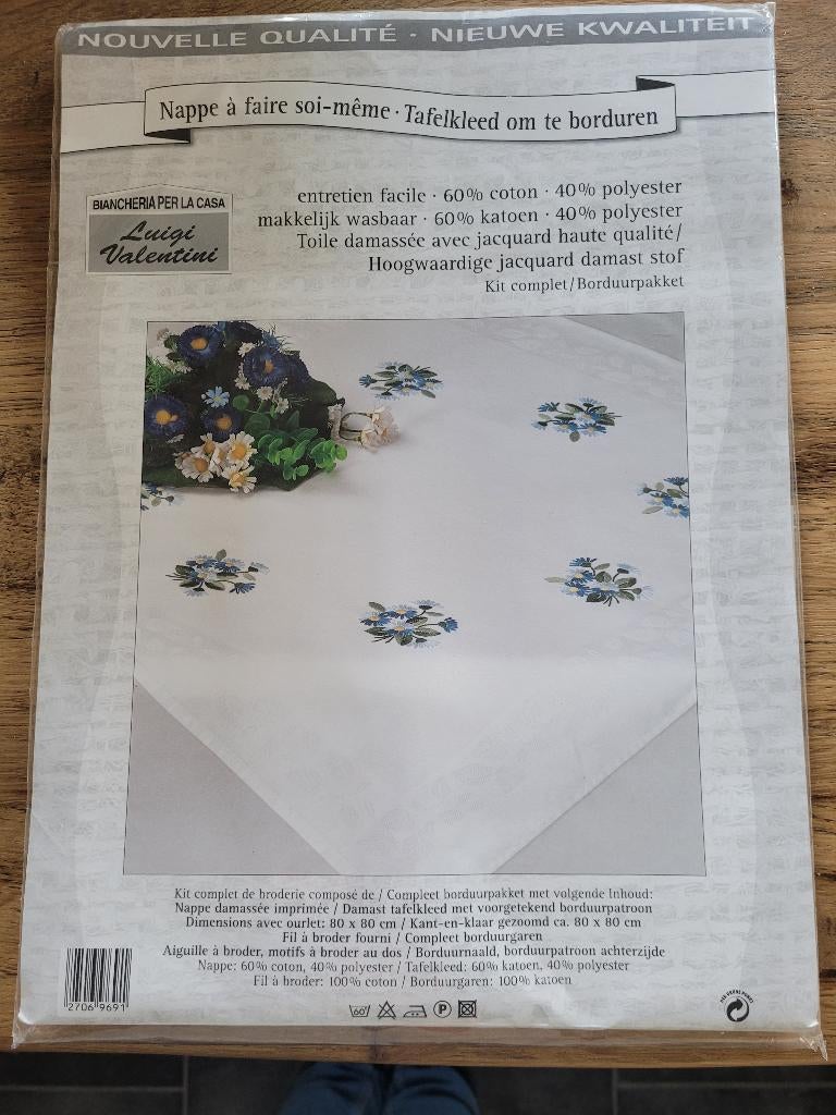 kit broderie  nappe carrée au  point lancé, Envoi, Neuf, Broderies à la main, Set à broder