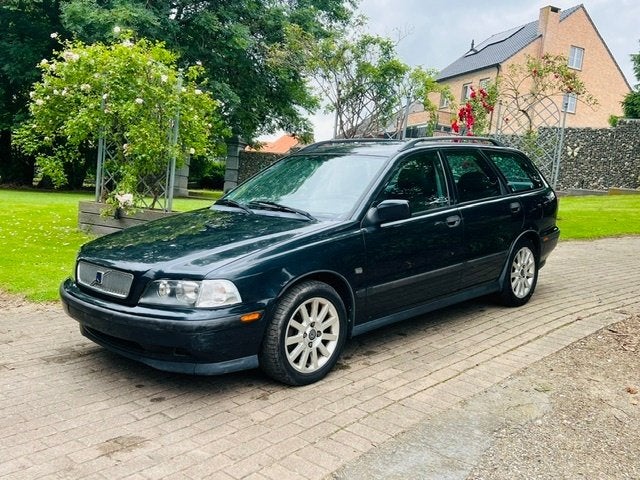 Volvo V40 1.8 Aut., Autos, Volvo, 90 kW, Achat, Entreprise, 5 portes
