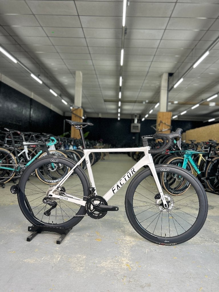 Showroom Factor O2 Di2 Carbon Racefiets, Ophalen, Zo goed als nieuw