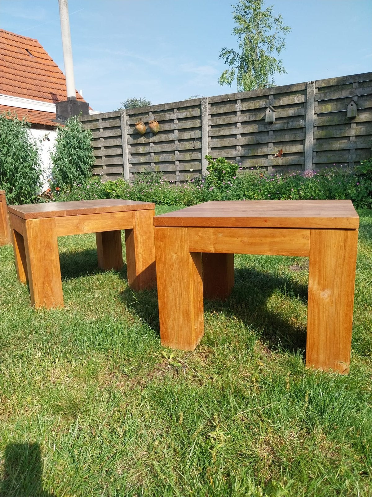 2 teak tafeltjes, Huis en Inrichting, Tafels | Bijzettafels, Vierkant, 55 tot 75 cm, Zo goed als nieuw, Hout