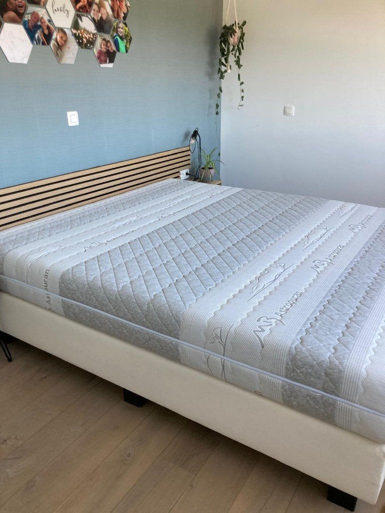Matelas + surmatelas Astropuran 180 x 210 cm, Maison & Meubles, Matelas, 210 cm, Comme neuf, Enlèvement