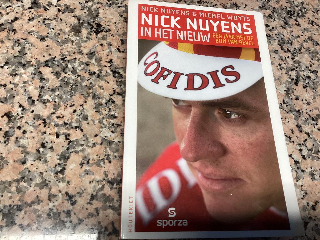 Nick NUYENS in het nieuw. Michel Wuyts, Ophalen of Verzenden, Zo goed als nieuw, Lopen en Fietsen