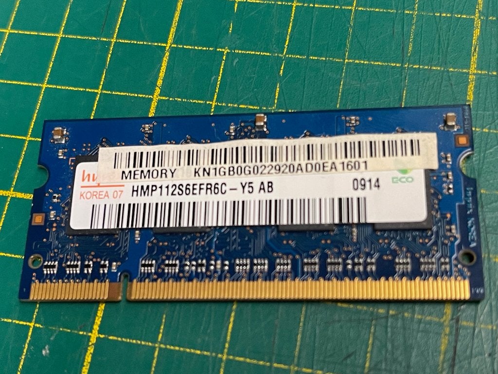 Hynix 1 GB DDR2 RAM 2Rx16 PC2-5300S 200-pin SO-DIMM, Computers en Software, RAM geheugen, Ophalen of Verzenden, DDR2, Laptop, Gebruikt