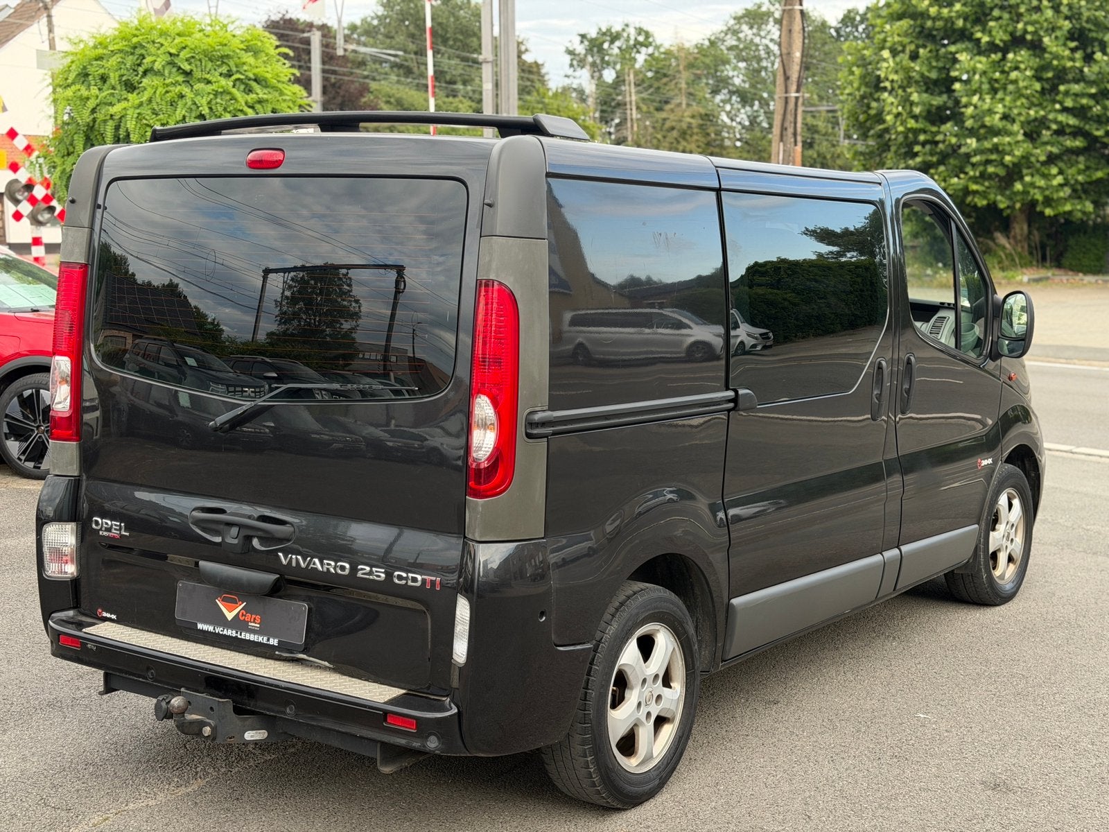 Opel vivaro 2.5 dubbele cabine navi airco+ keuring vvk, Auto's, Bedrijf, Euro 4, Te koop, Centrale vergrendeling