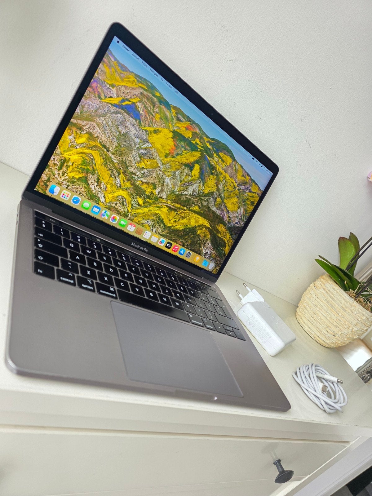 Apple MacBook Pro 13" 2018 met Touch Bar & Touch ID, Computers en Software, Ophalen, Zo goed als nieuw, MacBook Pro