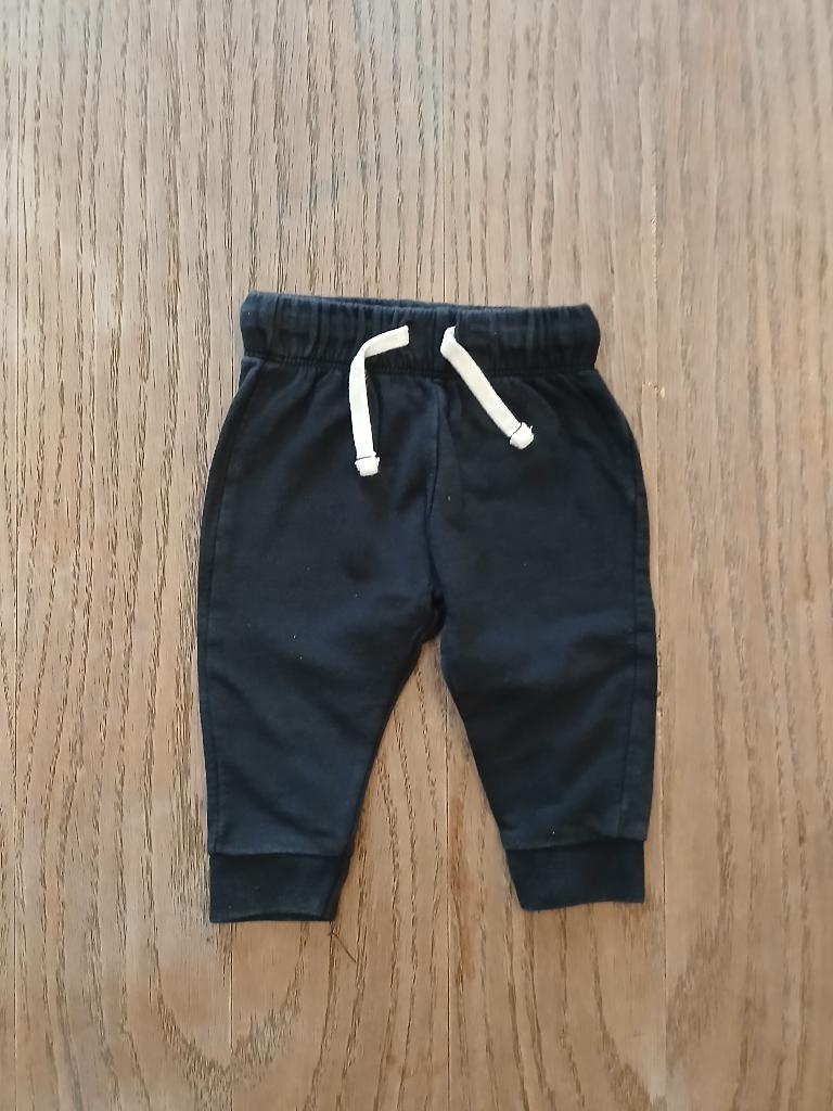 Zwarte HEMA Sweatbroek / Joggingbroek - Maat 68, Kinderen en Baby's, Babykleding | Maat 68, Gebruikt, Broekje, Ophalen of Verzenden