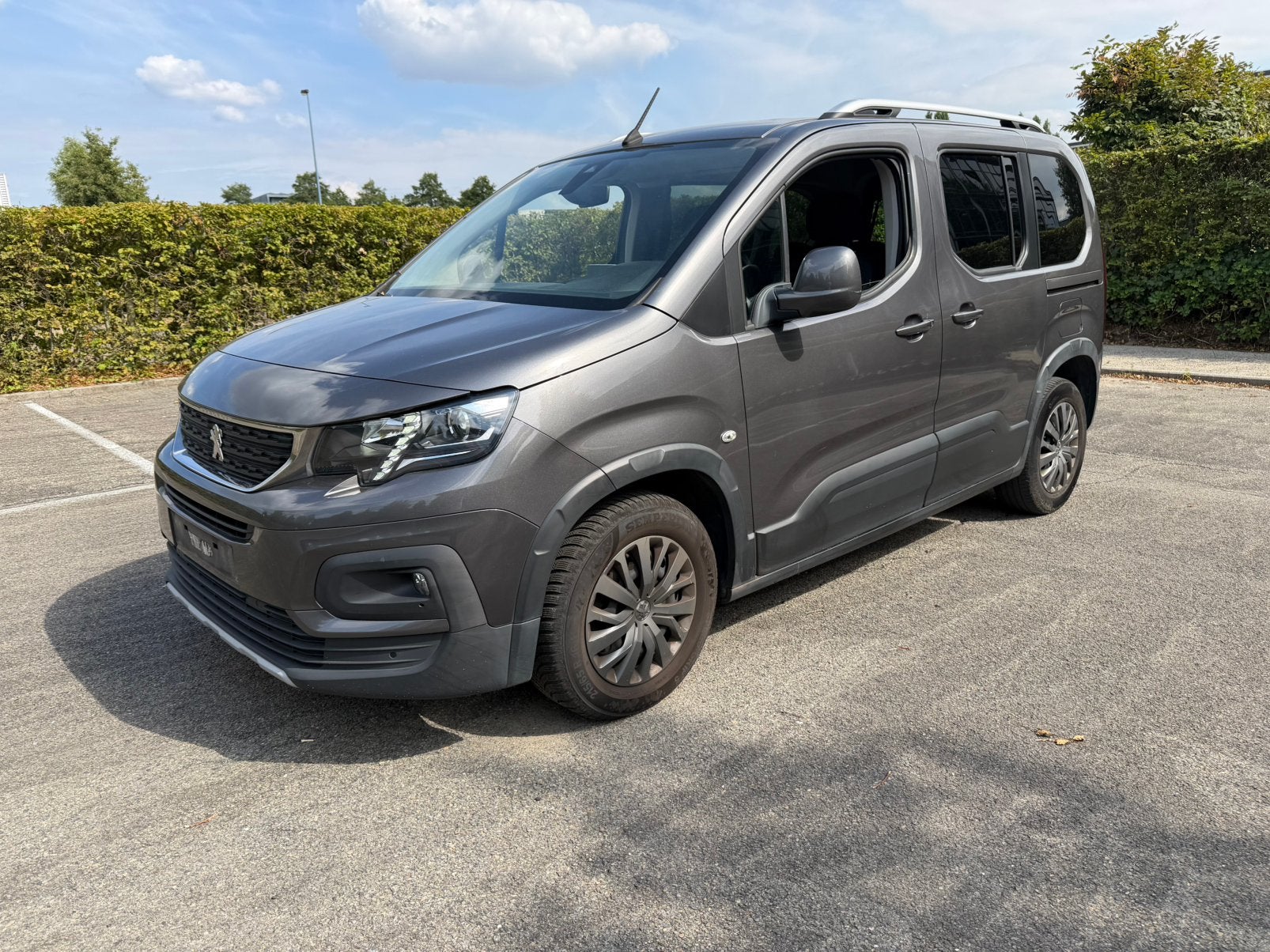 Peugeot Rifter 1.2 benzine / Euro 6, Autos, Argent ou Gris, Achat, Entreprise, Boîte manuelle