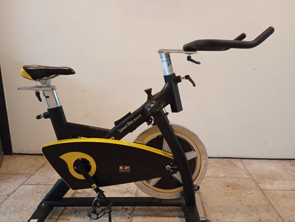 Te koop spinningfiets ( Speedbikes body sculpture), Sports & Fitness, Appareils de fitness, Enlèvement, Vélo de spinning