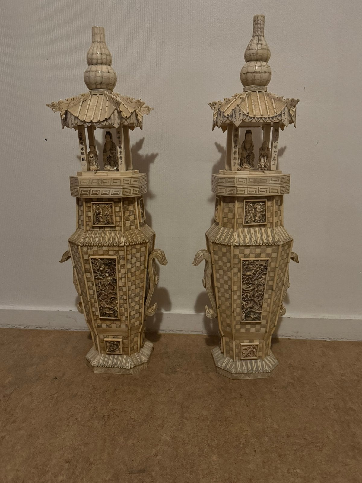 2 prachtige Chinese pagodevazen - hoogte 83 cm, Antiek en Kunst, Ophalen