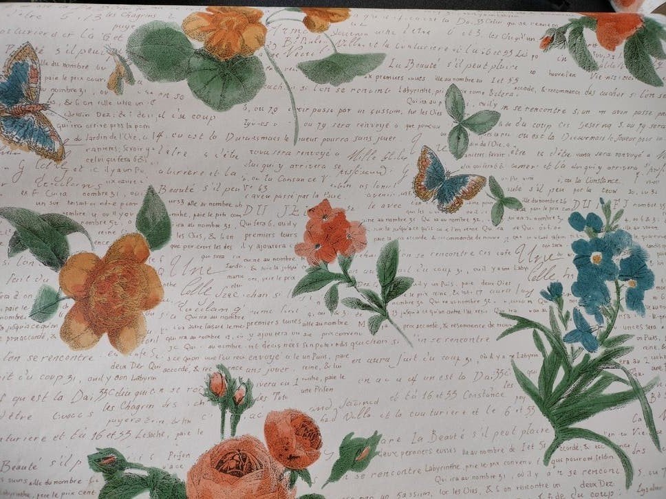 Volledige rol behangpapier Histoire Naturelle design., Huis en Inrichting, Ophalen of Verzenden, Vinylbehang, Bloemen, Romantisch