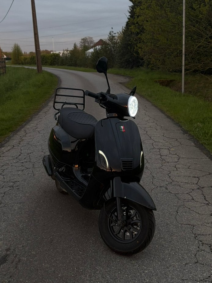 Scooter A-klasse toscana dynamic, Fietsen en Brommers, Ophalen, Zo goed als nieuw