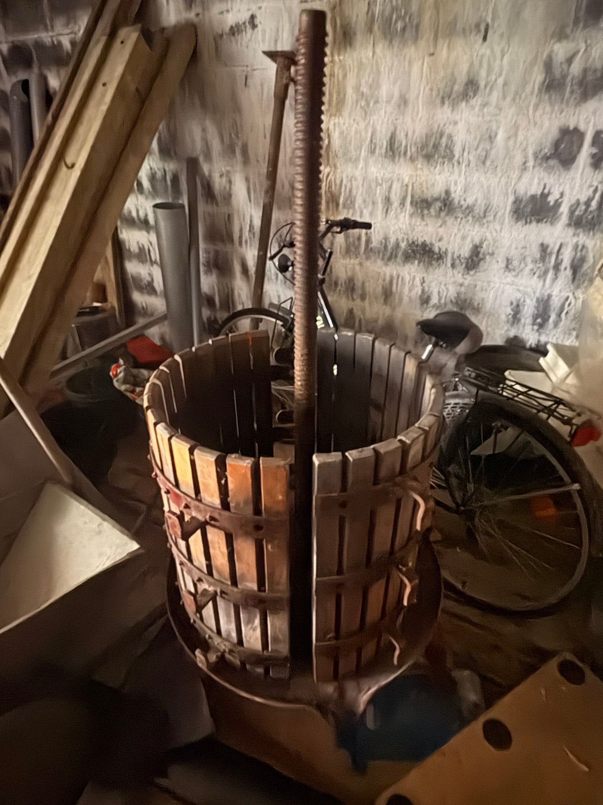 Pressoir à raisin, Enlèvement, Comme neuf