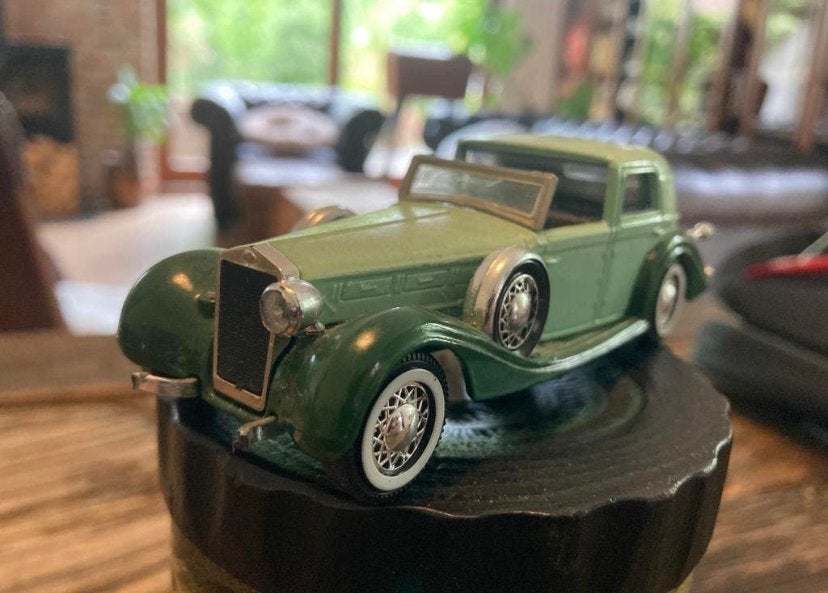 Solido 1/43 nr 31 Delage D8 120 1939 miniatuurtauto, Hobby en Vrije tijd, Modelauto's | 1:43, Ophalen of Verzenden, Zo goed als nieuw