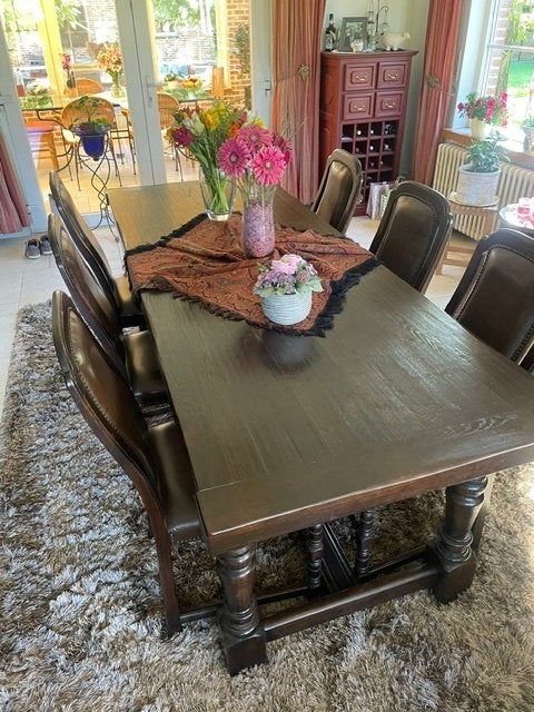 tafel en stoelen, Enlèvement