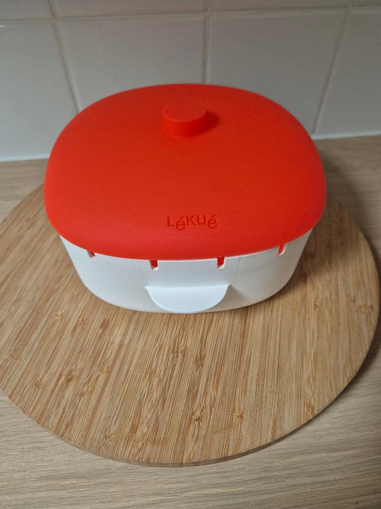 Stoomkoker 8 brochetten Lékué, Huis en Inrichting, Overige materialen, Ophalen of Verzenden, Zo goed als nieuw, Kom(men)