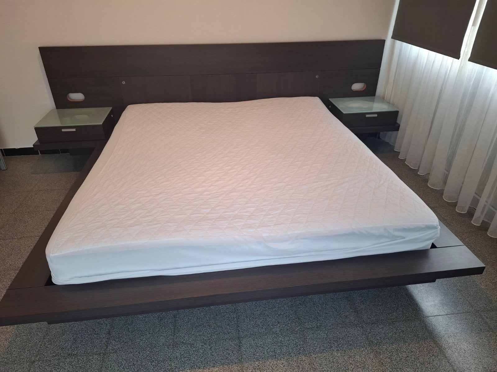 Bed met nachtkastje, Huis en Inrichting, Ophalen of Verzenden