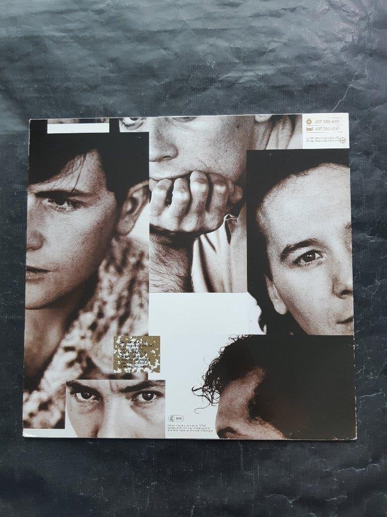 The SIMPLE MINDS "Once Upon a Time " LP (1985) IZGS, CD & DVD, Vinyles | Rock, Pop rock, Enlèvement ou Envoi, Comme neuf, Avec pochette intérieure