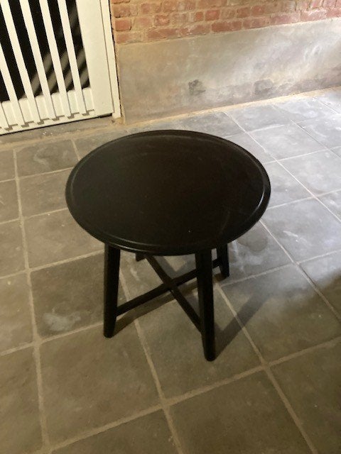 Zwart houten bijzettafeltje Ø50 cm – Scandinavische stijl, Minder dan 55 cm, Gebruikt, Hout, Ophalen