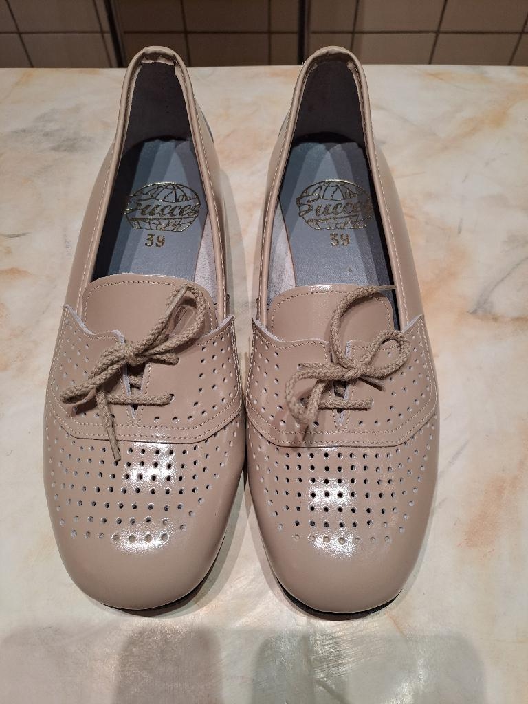 Damesschoenen Floris van Bommel-collectie maat 39, Ophalen, Nieuw, Beige