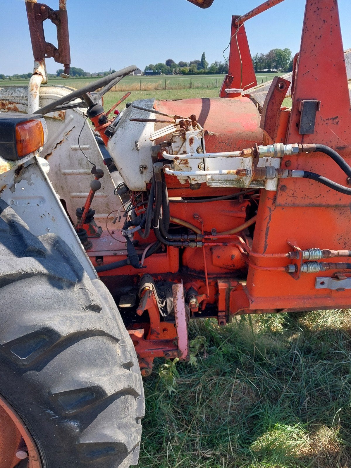 David Brown 990 te koop. Lees omschrijving