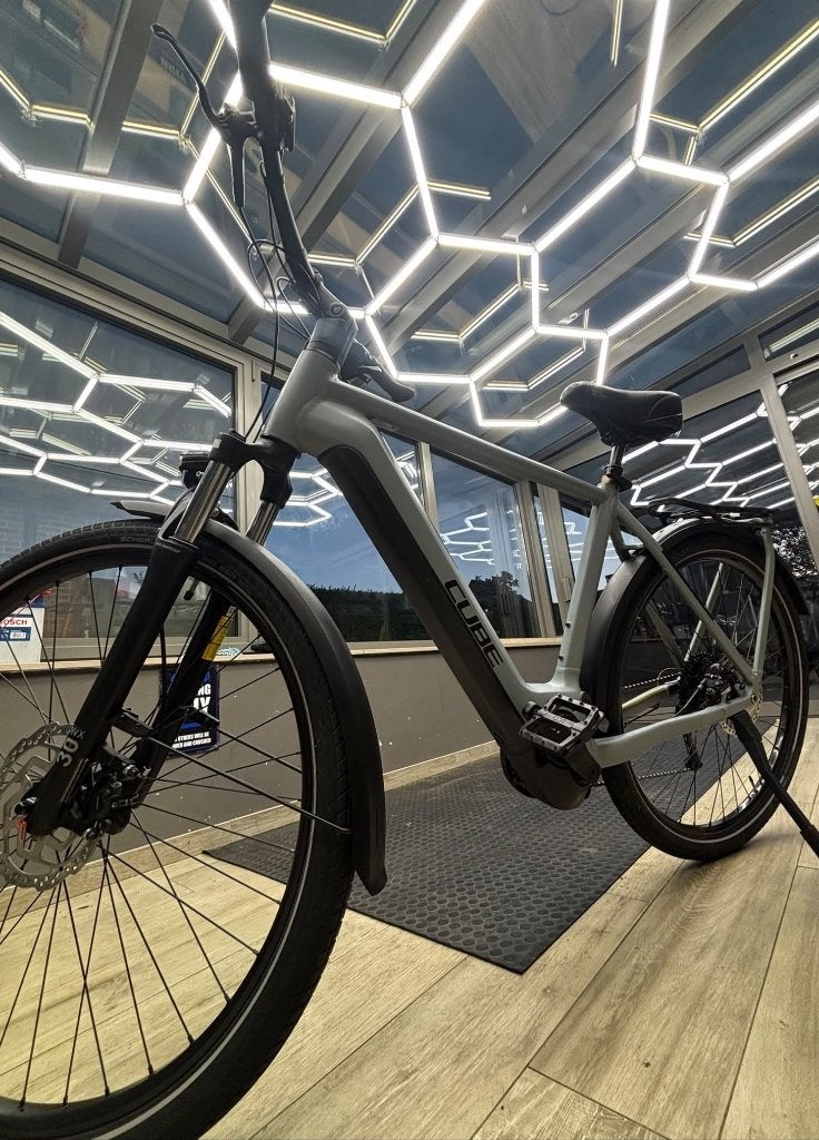 CUBE Kathmandu Hybrid ONE 750 uit 2023, Enlèvement, Comme neuf, 50 km par batterie ou plus, Cube