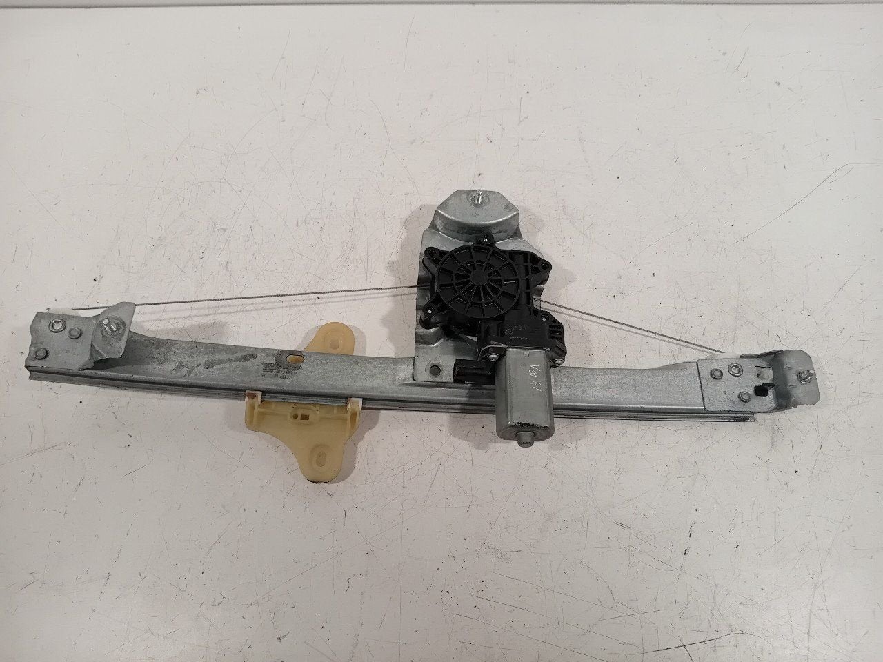 Raammechaniek elektrisch rechts voor Renault Clio, Onderdelen@venauto.nl, Van der Ven Autorecycling B.V., Gebruikt, Ettenseweg 76, 4706 PB Roosendaal, The Netherlands