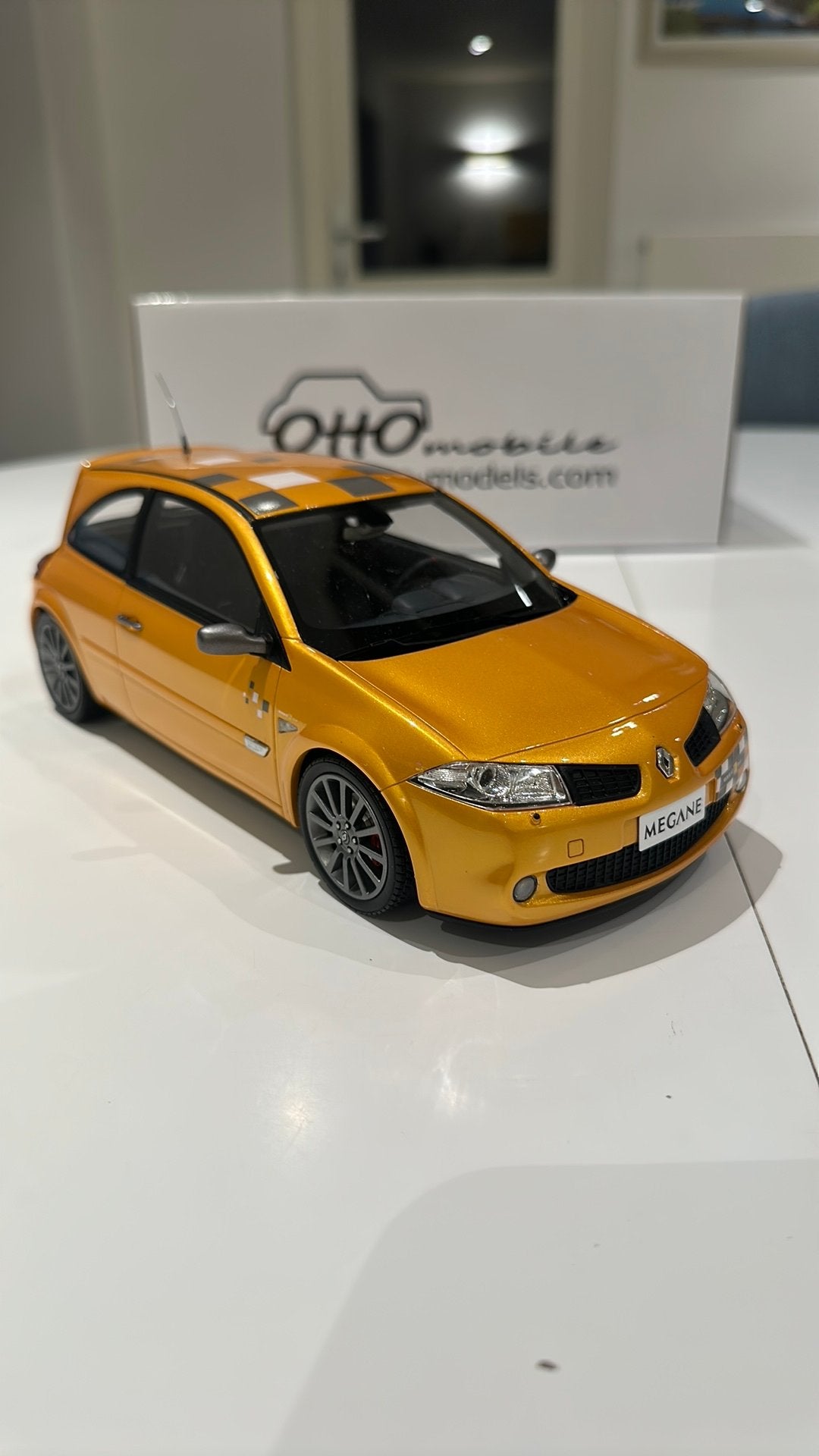 RENAULT MEGANE RS F1 Team R 26 1/18 nieuwstaat, Ophalen of Verzenden, Nieuw, Auto, OttOMobile